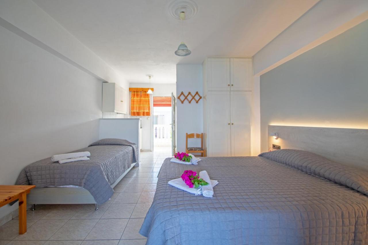 Baywatch Apartments On The Beach By "Elite" Amoudi Exterior photo