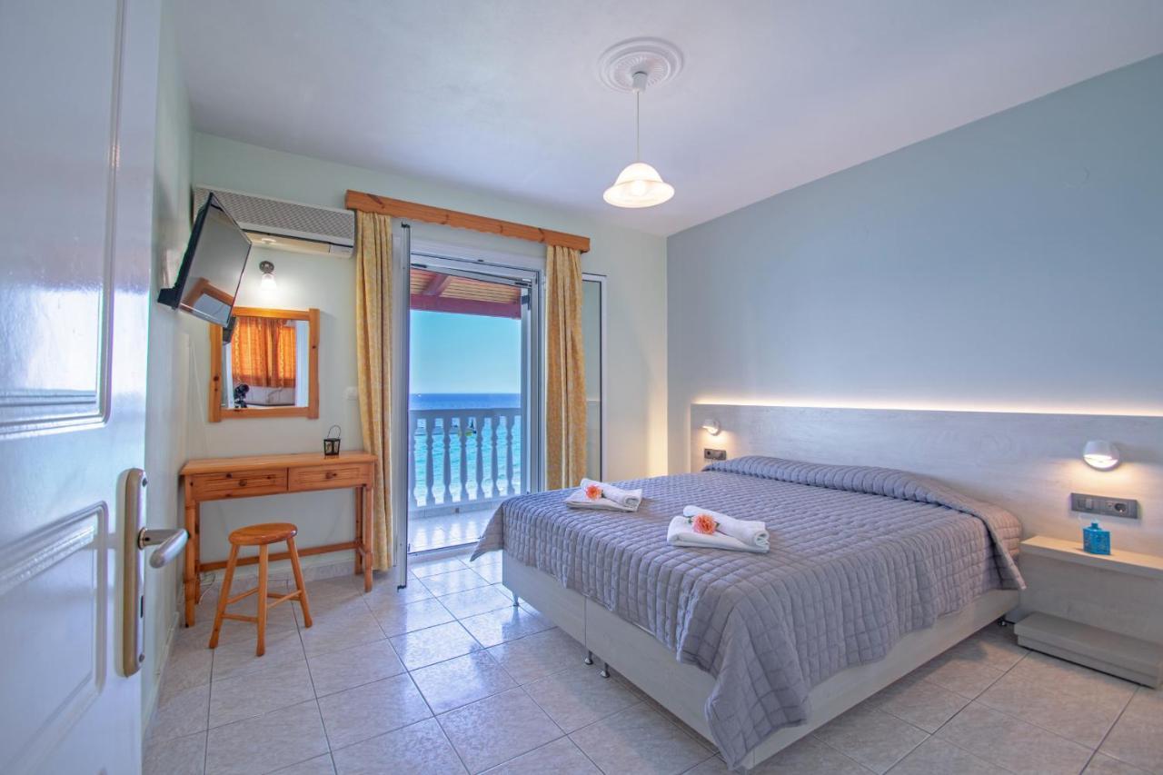 Baywatch Apartments On The Beach By "Elite" Amoudi Exterior photo