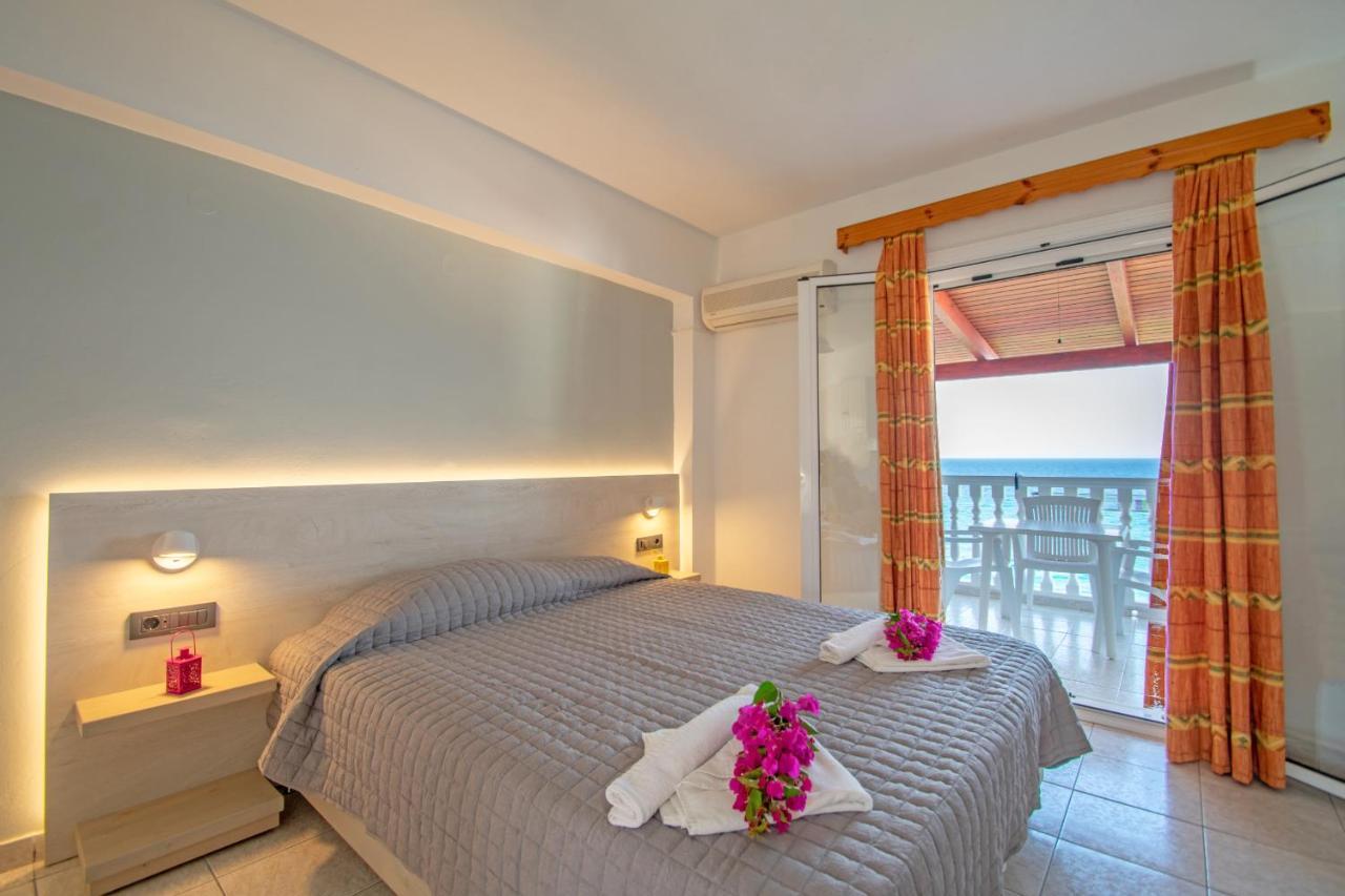 Baywatch Apartments On The Beach By "Elite" Amoudi Exterior photo