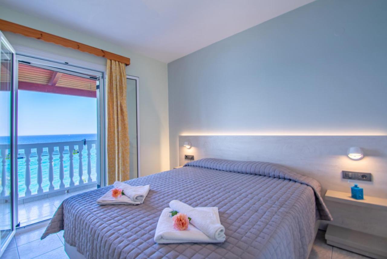 Baywatch Apartments On The Beach By "Elite" Amoudi Exterior photo