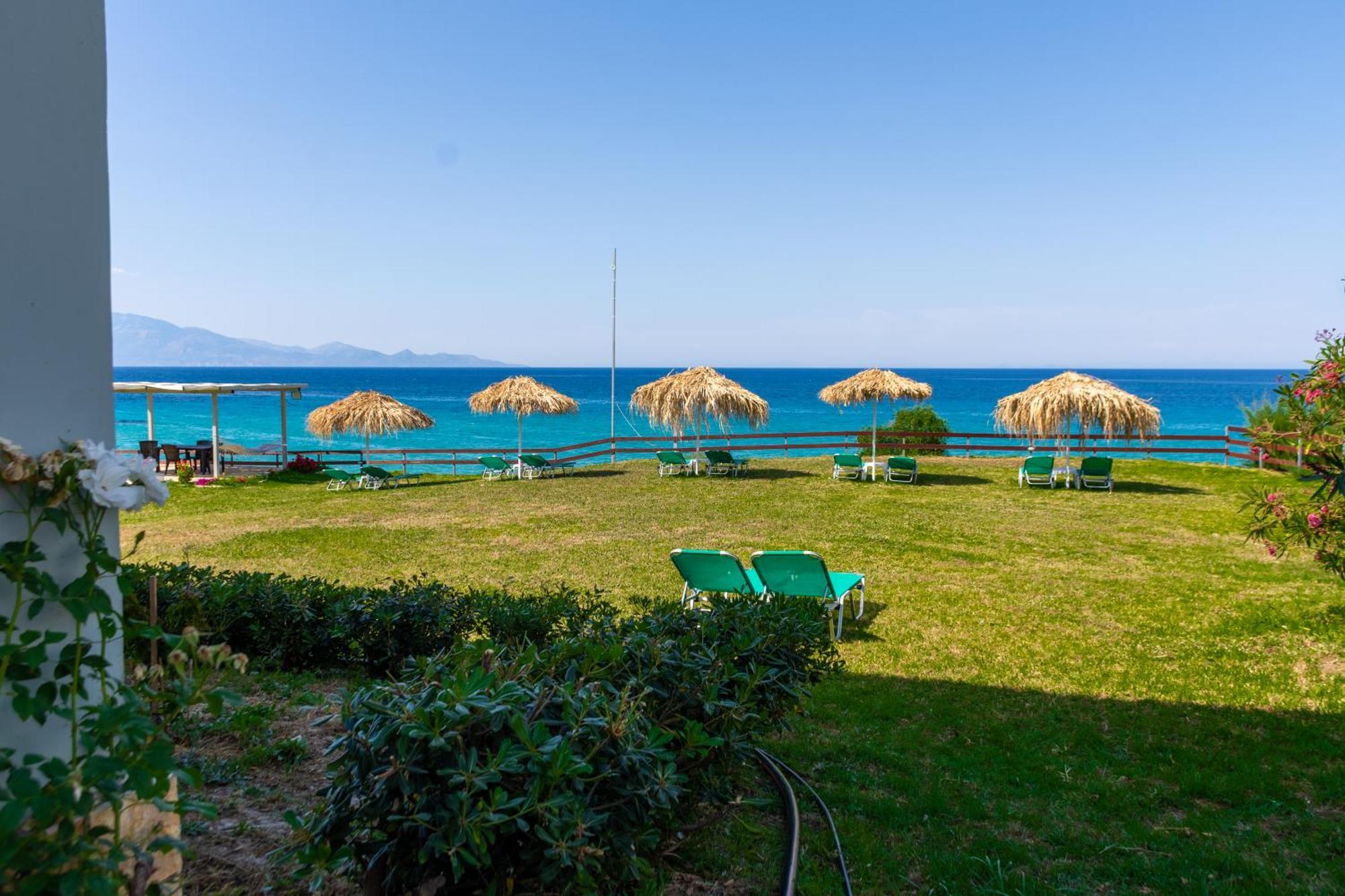 Baywatch Apartments On The Beach By "Elite" Amoudi Exterior photo